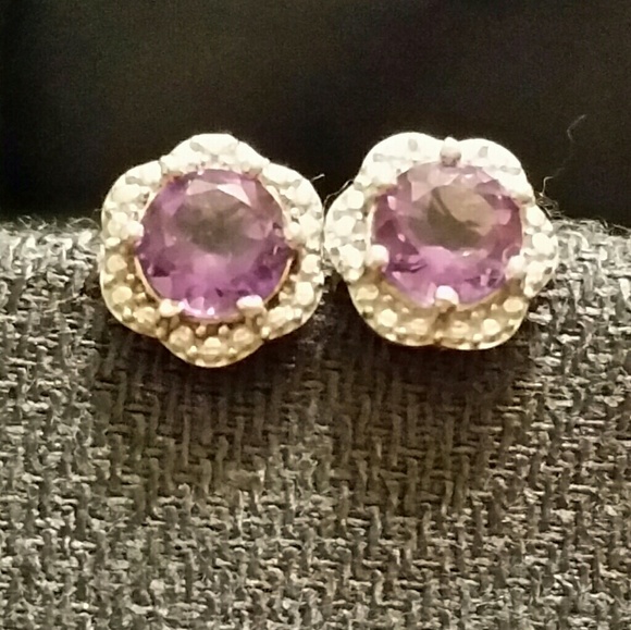 WGP .925 Silver Amethyst Flower Post Earrings - Picture 5 of 7